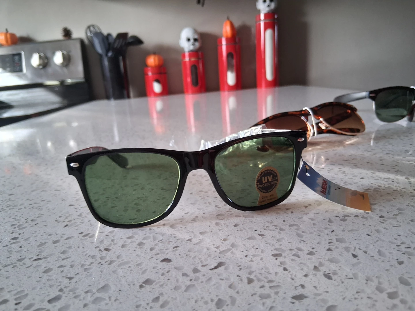 4 pairs of sunglasses - photo 4