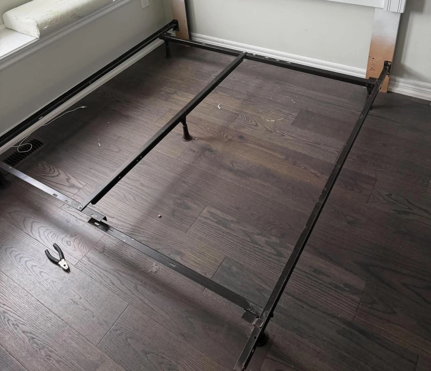 Metal Bed Frame - Queen Size