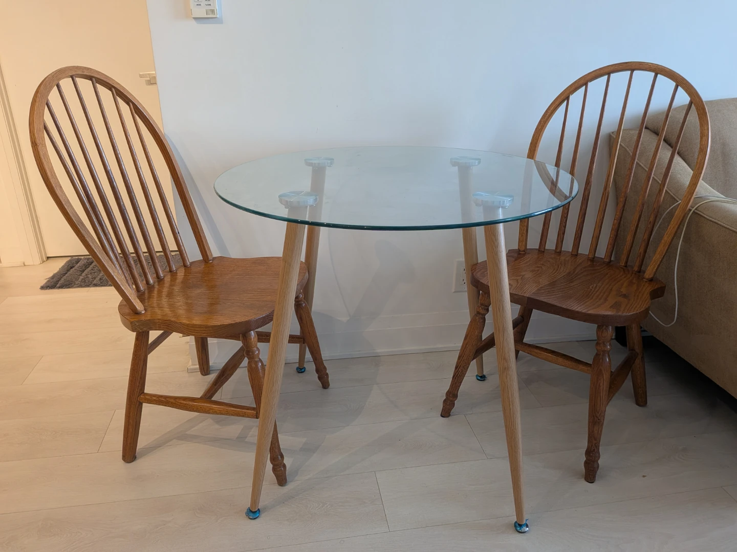 Move out sale: Glass top bistro table with metal legs - photo 5