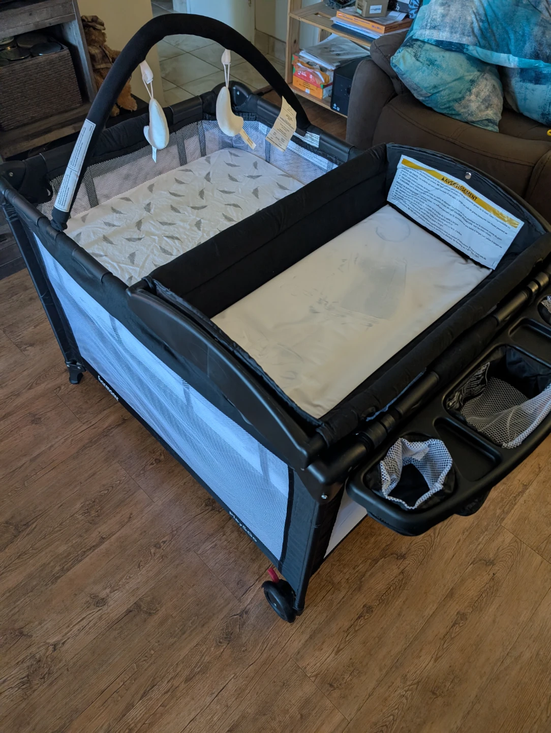 Evenflo Play and Go Harmony Playard w/ Mattress and sheet