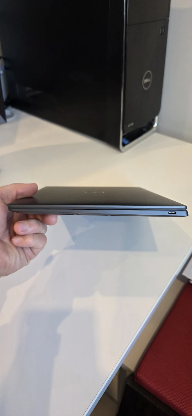 Dell XPS 13 laptop - photo 4