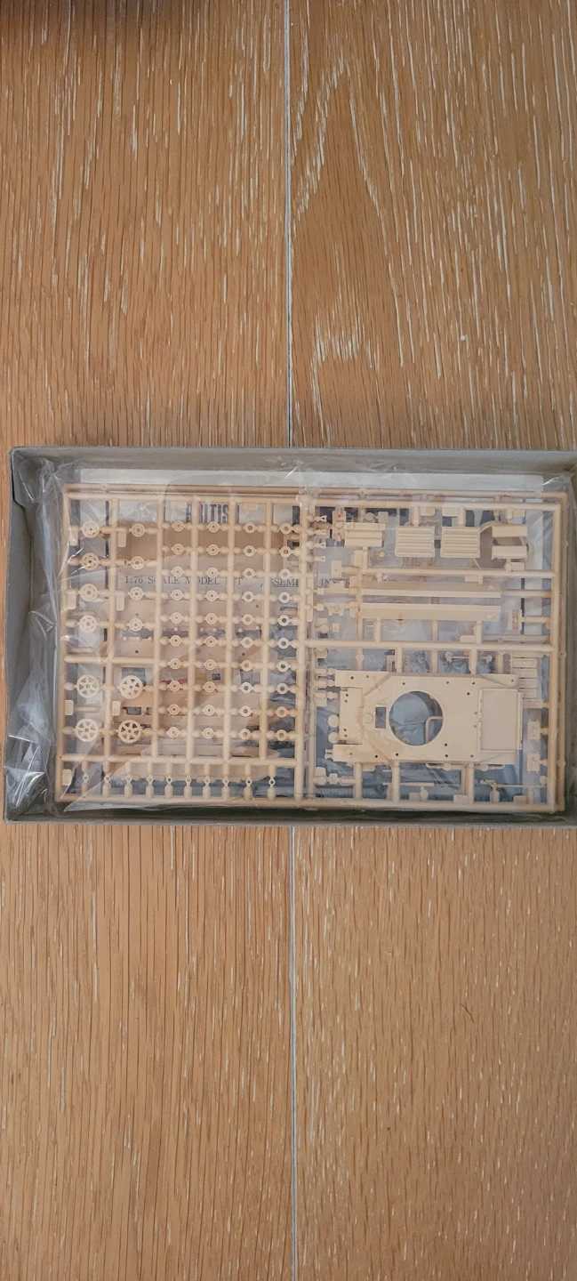Matilda 1/76 tank model set. - photo 2