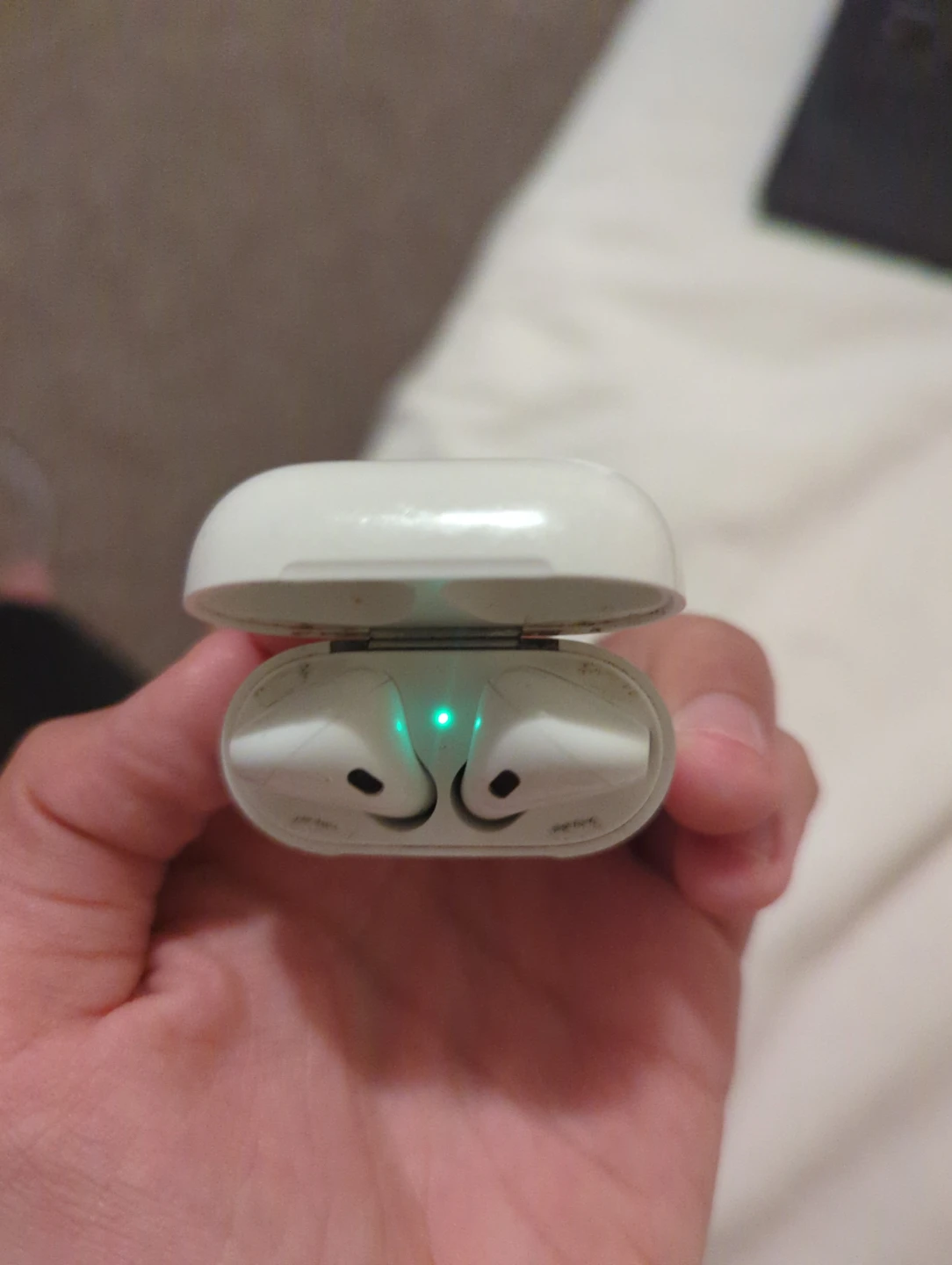 AirPods (1st gen) with case - photo 3