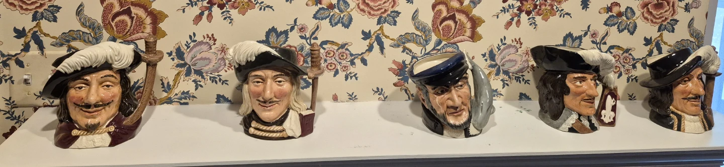 Set of 5 Royal Doulton Character Toby Jugs - photo 2