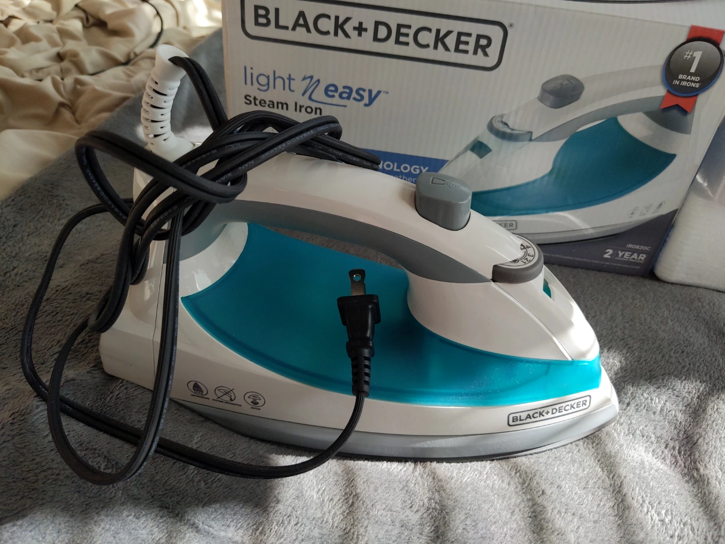 Black+Decker Light 'N Easy Steam Iron