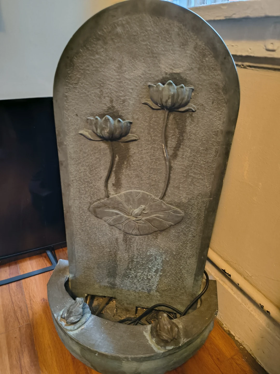 Lotus and Frog Garden Water Fountain