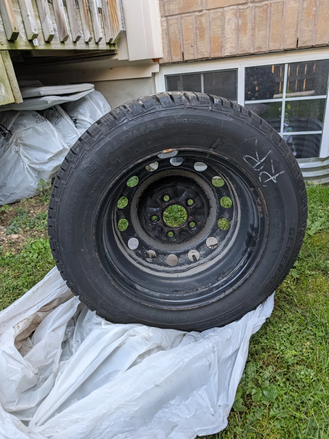 4 Used Winter Tires and Rims 195/65 R15