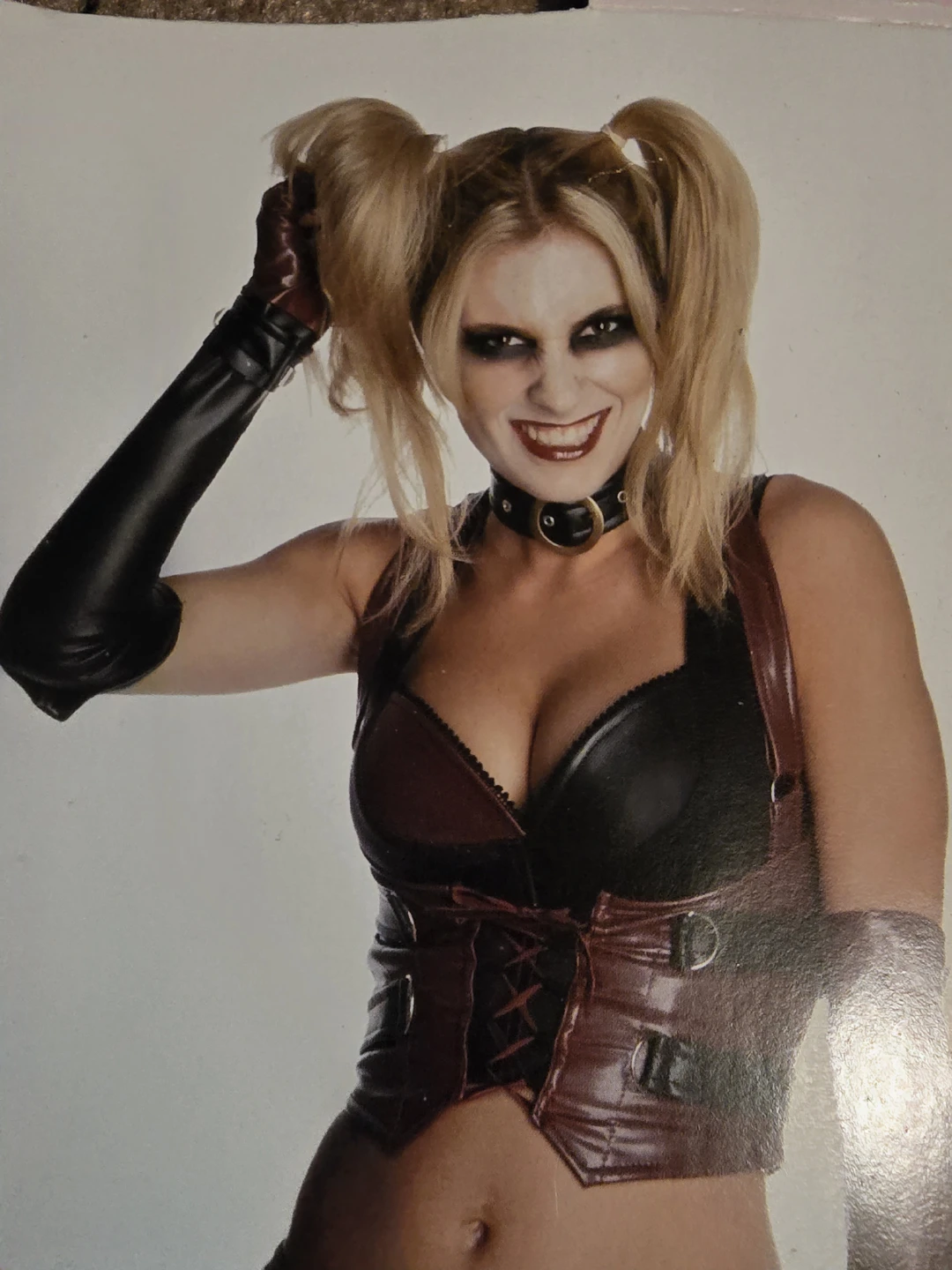 Arkham Asylum Harley Quinn Costume - Medium - photo 4