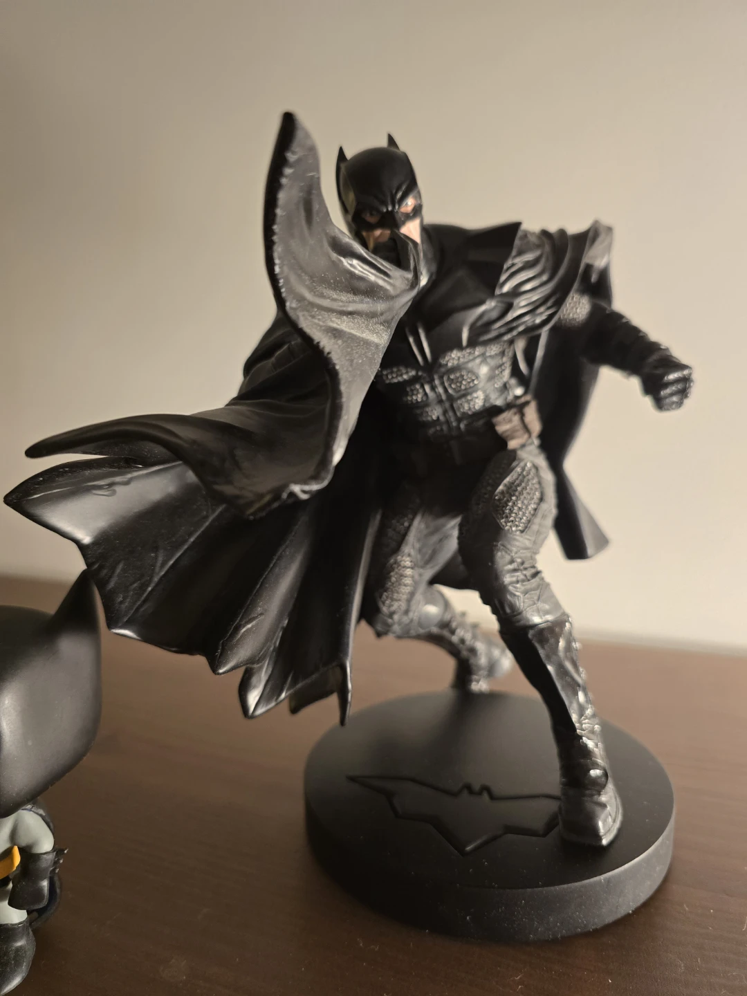 DC Comics Batman Statue - photo 2