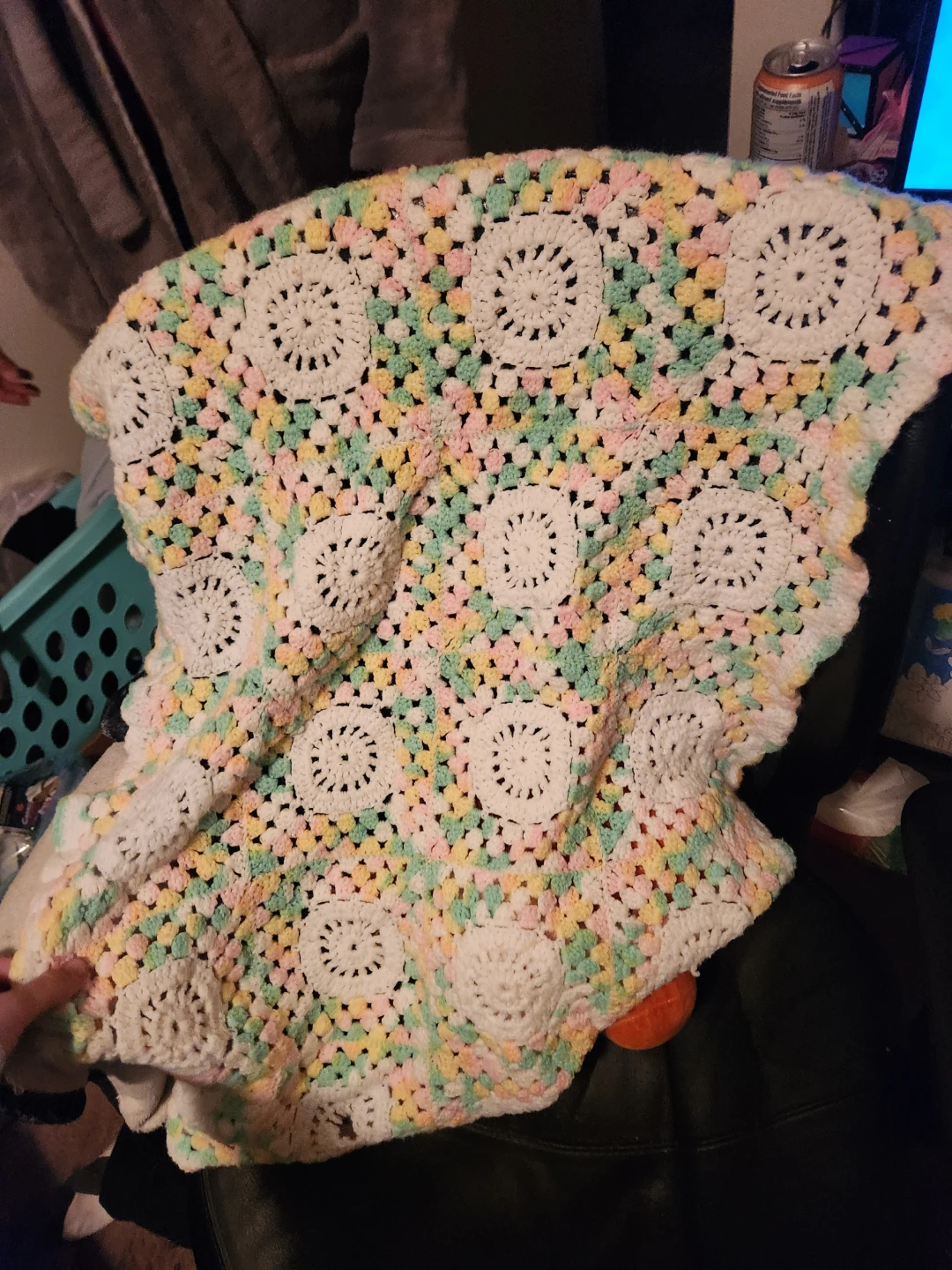 Hand-crocheted granny square baby blanket - photo 2