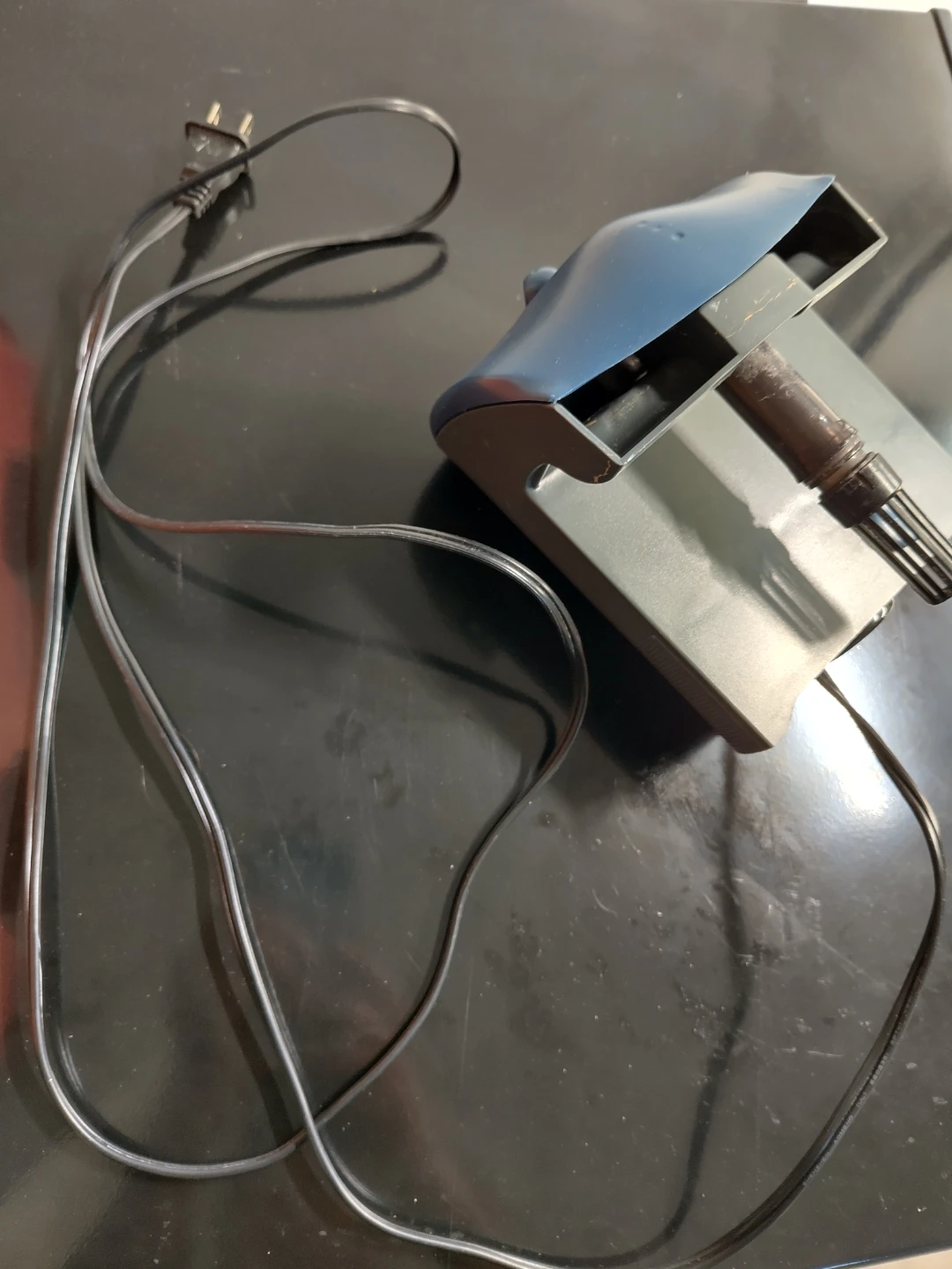 FREE - 2 aquarium filters - hang on back filters - photo 2