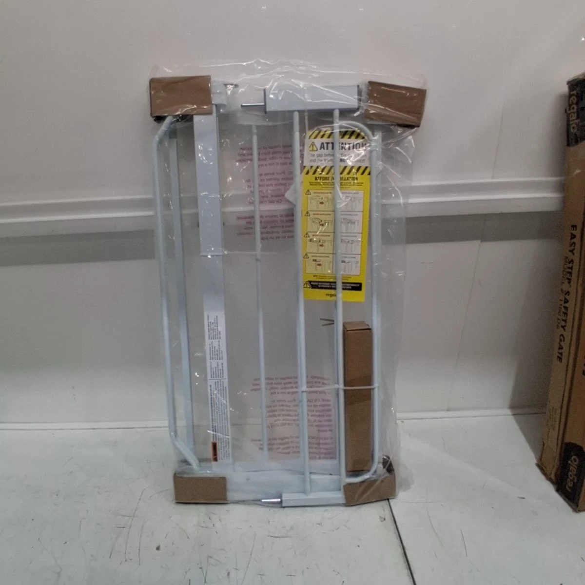 Regalo Easy Step Safety Gate