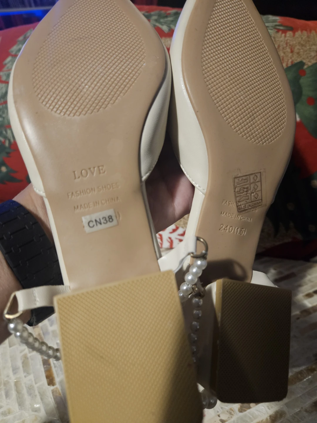 Cream Block Heel Shoes with Pearl Strap - photo 3