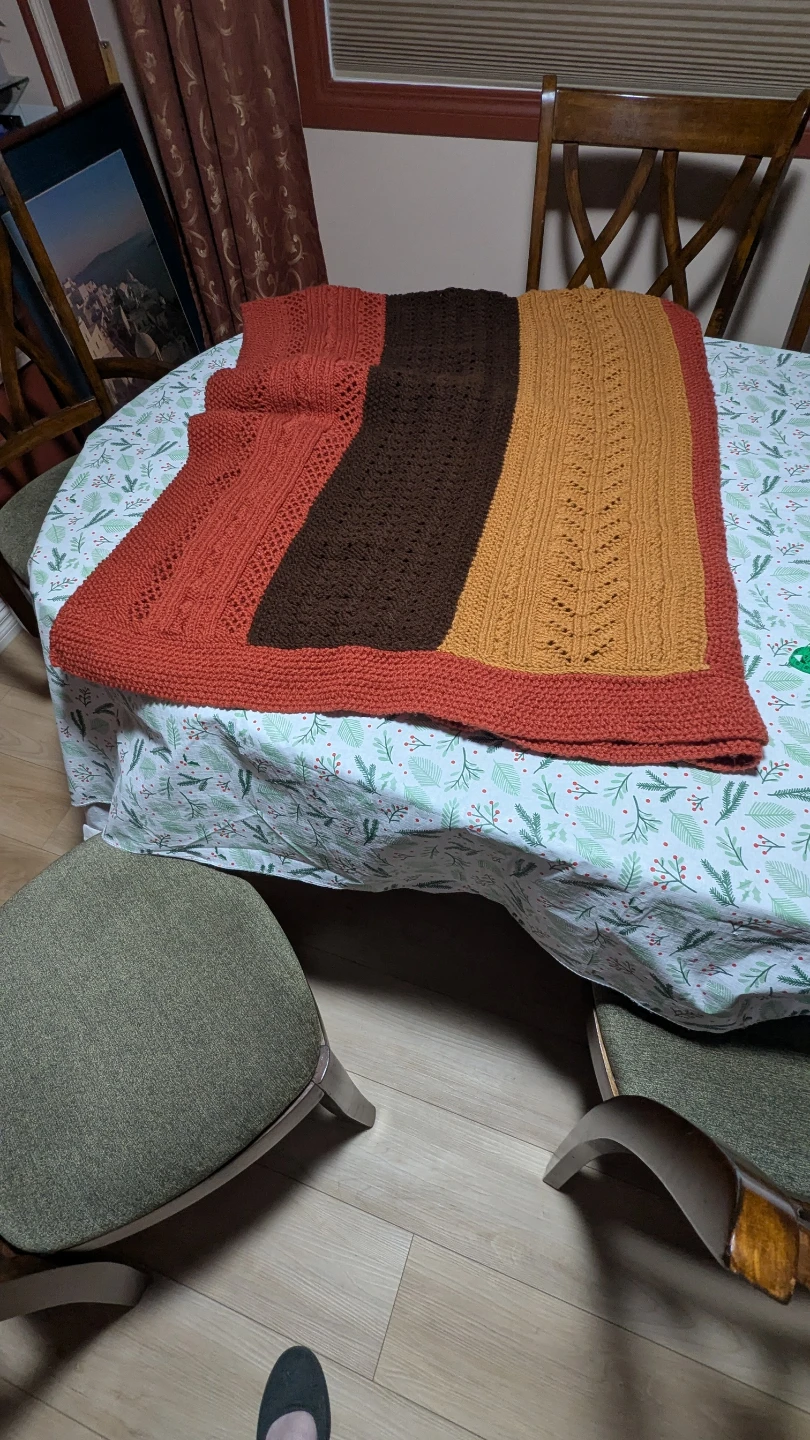 Hand-knitted throw blanket - photo 4