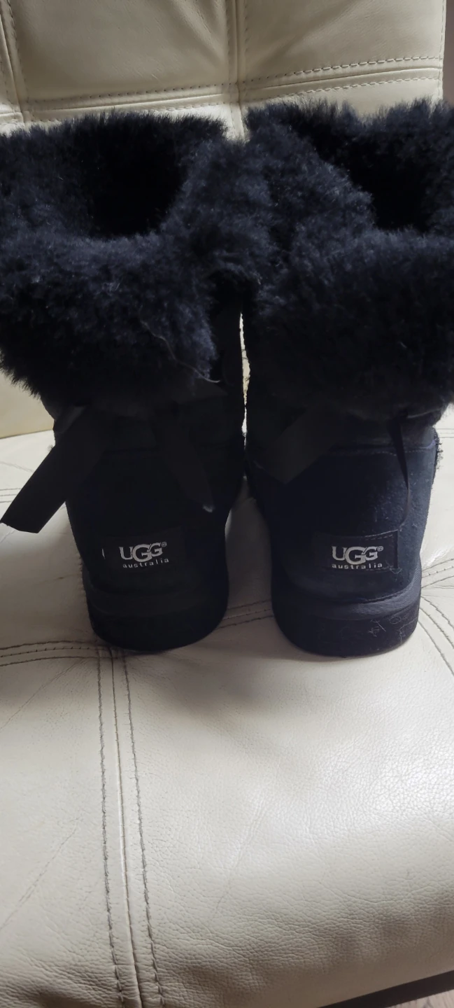 Black UGG Australia (like  Bailey bows)  Boots sz 6 - photo 5