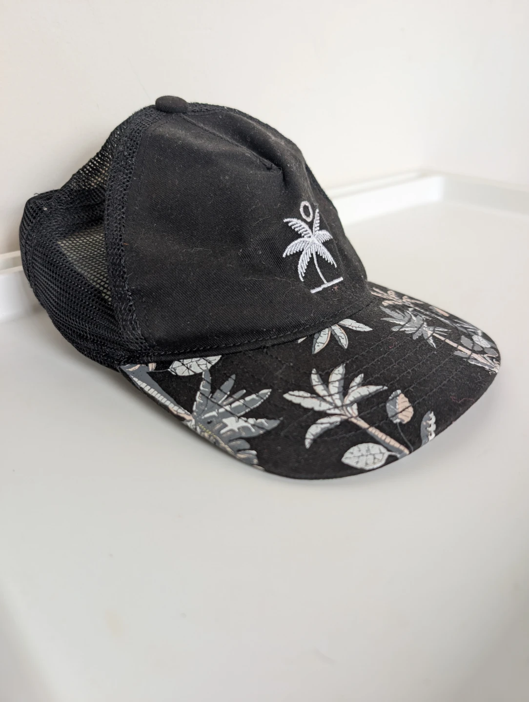 Old Navy Tropical Print Trucker Hat