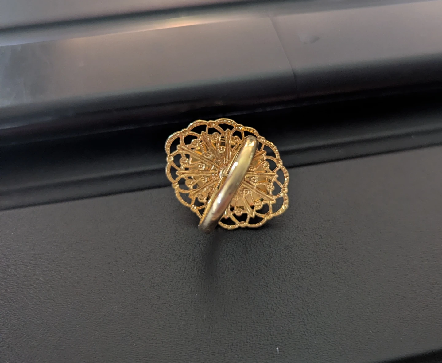 1970's Green Glass Chip Gold Tone Ring - photo 4