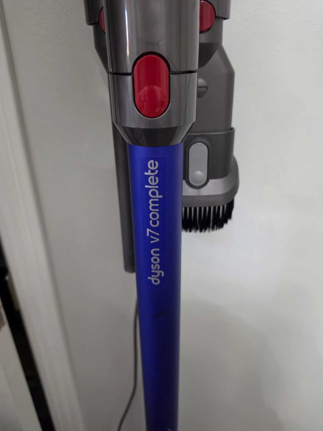 Dyson V7 Complete Cordless Vacuum - photo 2