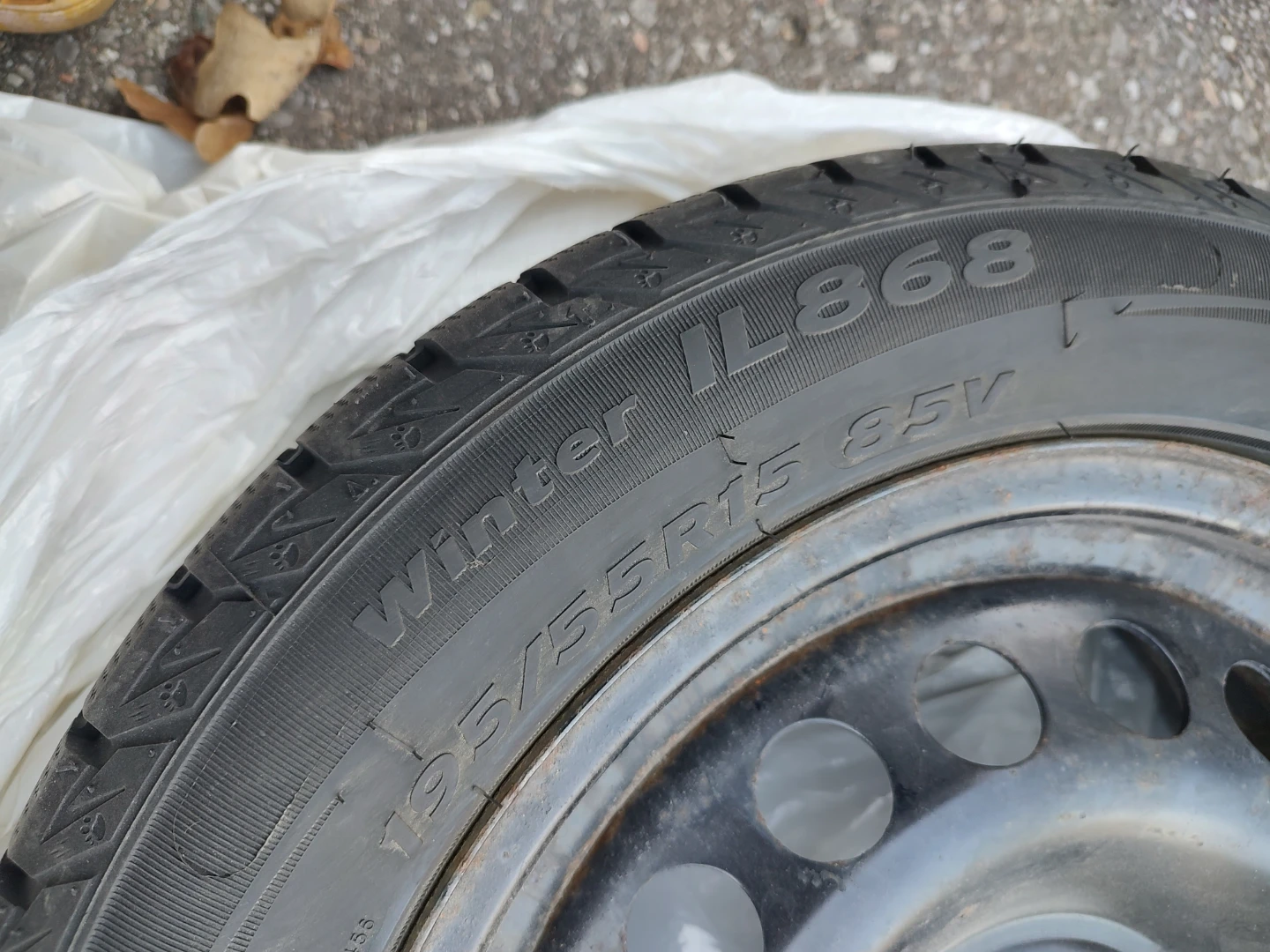 Winter IL868 Tire with rims 195/55R15 - photo 3