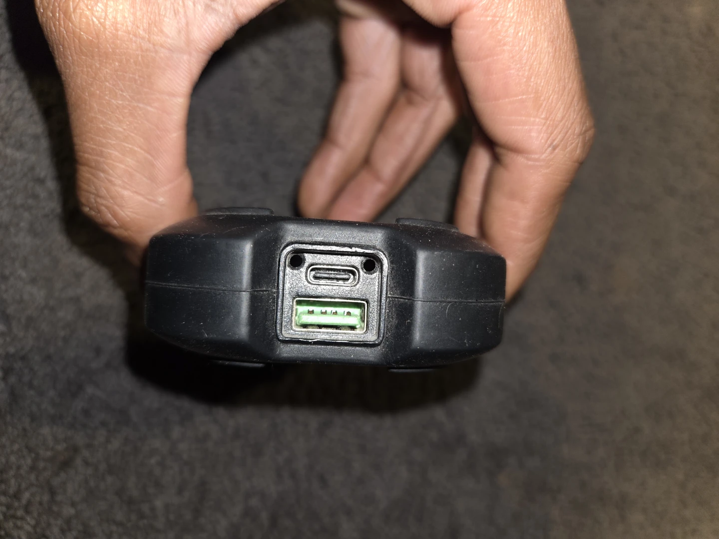 DeWalt 10,000mah Portable Power Bank - photo 3