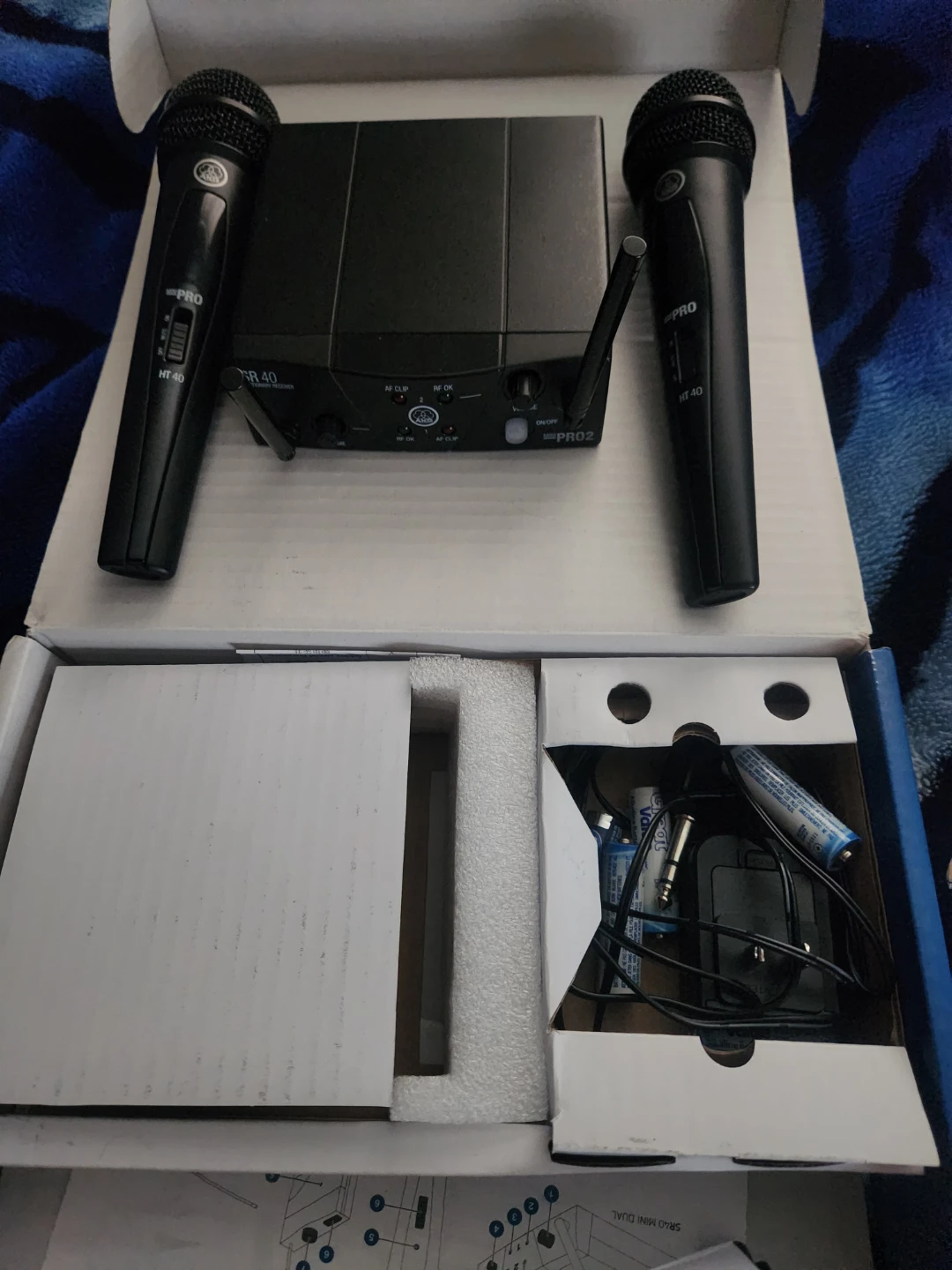 2 Wireless microphones & 2 Speakers - photo 3