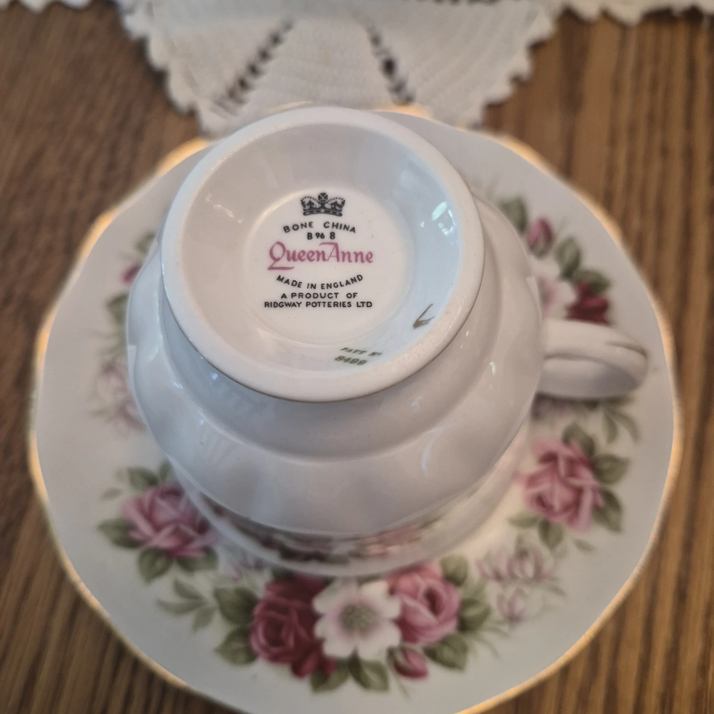 Queen Anne Bone China Teacup and Saucer - photo 3