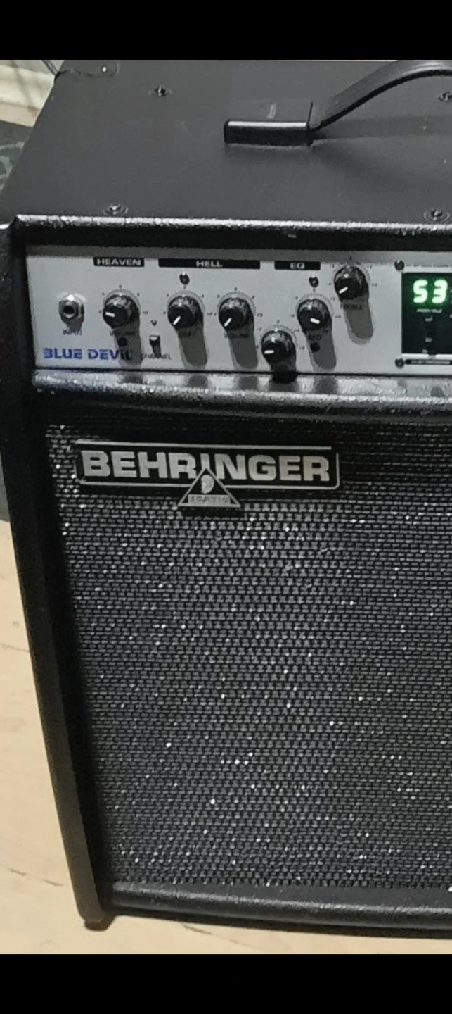 BEHRINGER "BlueDevil"GUITAR AMPLIFIER - photo 3