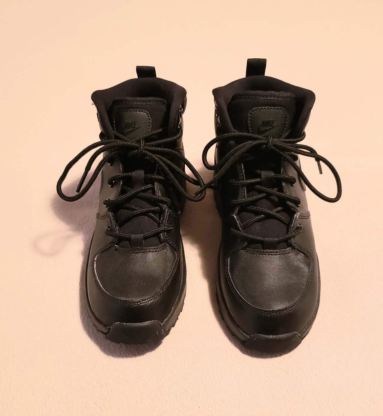 Brand New Kids Size 2.5Y Nike Black Mid-Top Sneakers $30 - photo 3