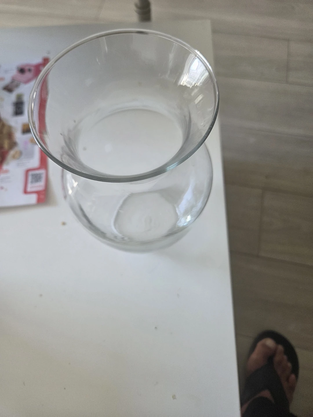 Clear Glass Vase - photo 3