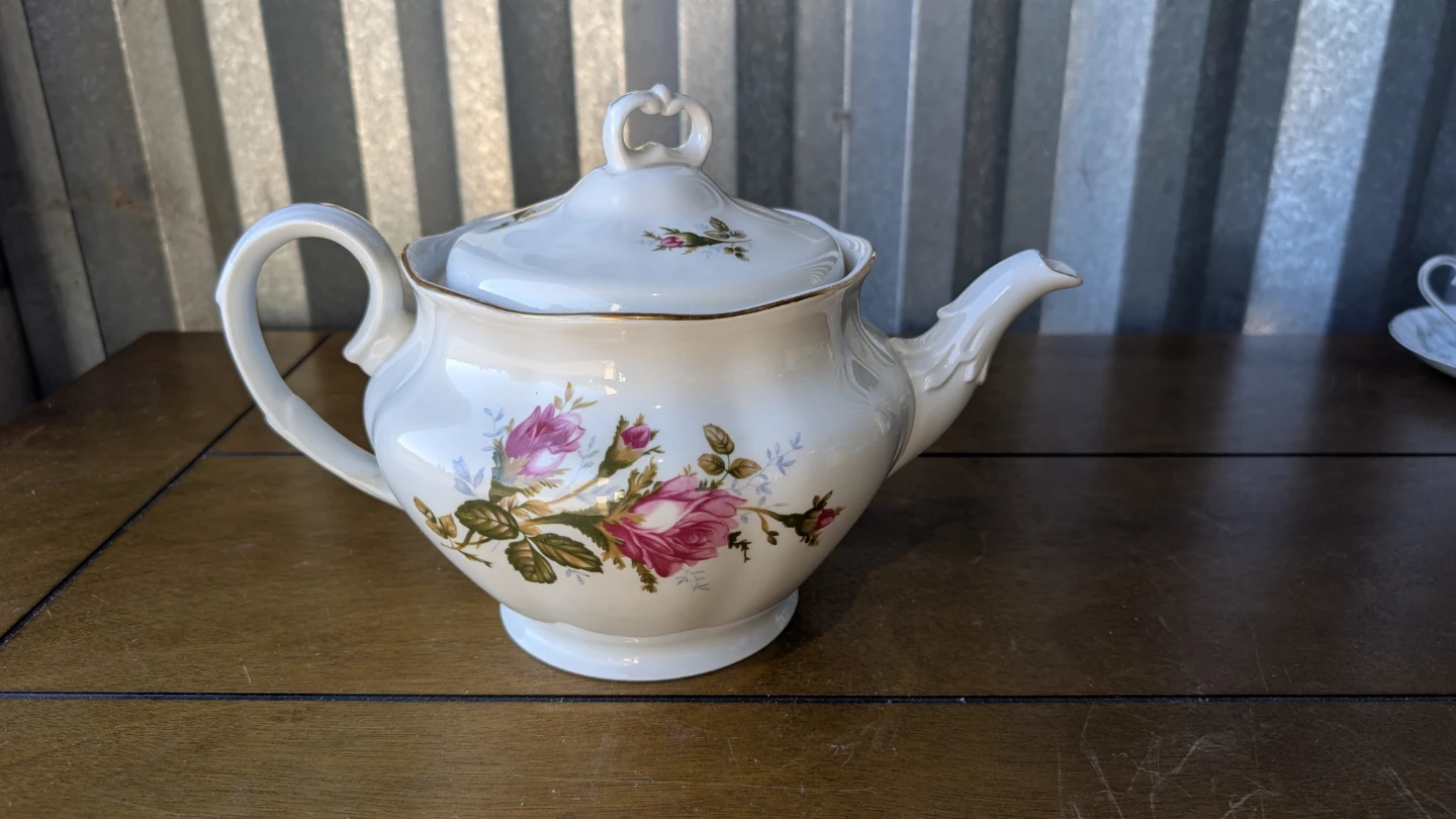 Jawlina Floral Porcelain Teapot