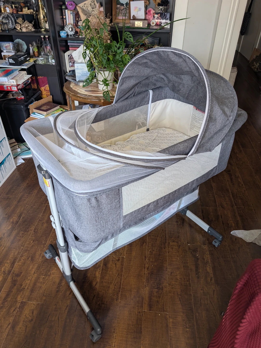 Baby Bedside Bassinet with Canopy - photo 5