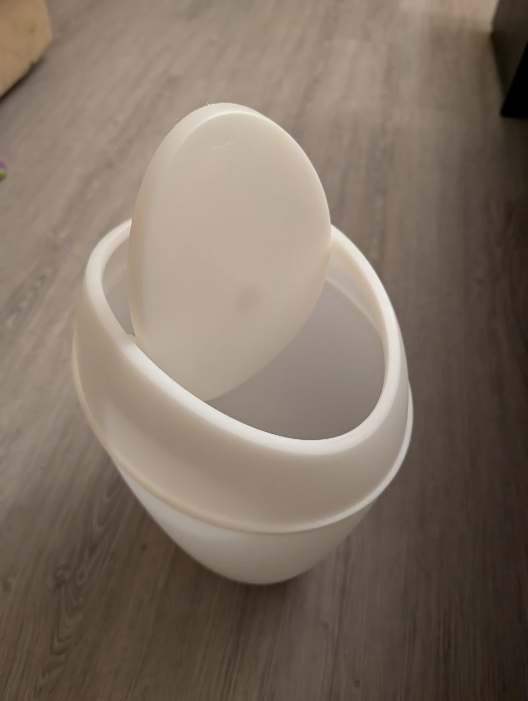 White Swing-Top Waste Bin - photo 2