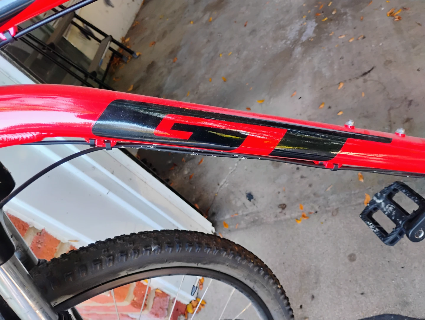 GT Aggressor Pro Mountain Bike - photo 2