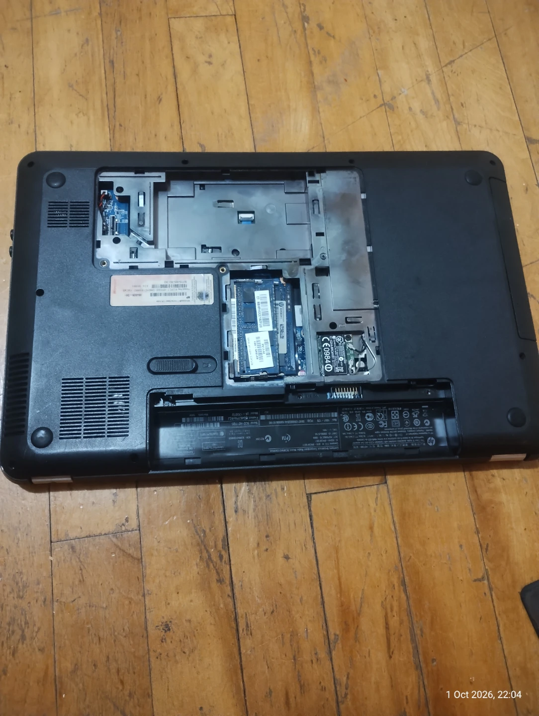 For Parts - HP Pavilion g6 No Hard Drive / No Battery - photo 2