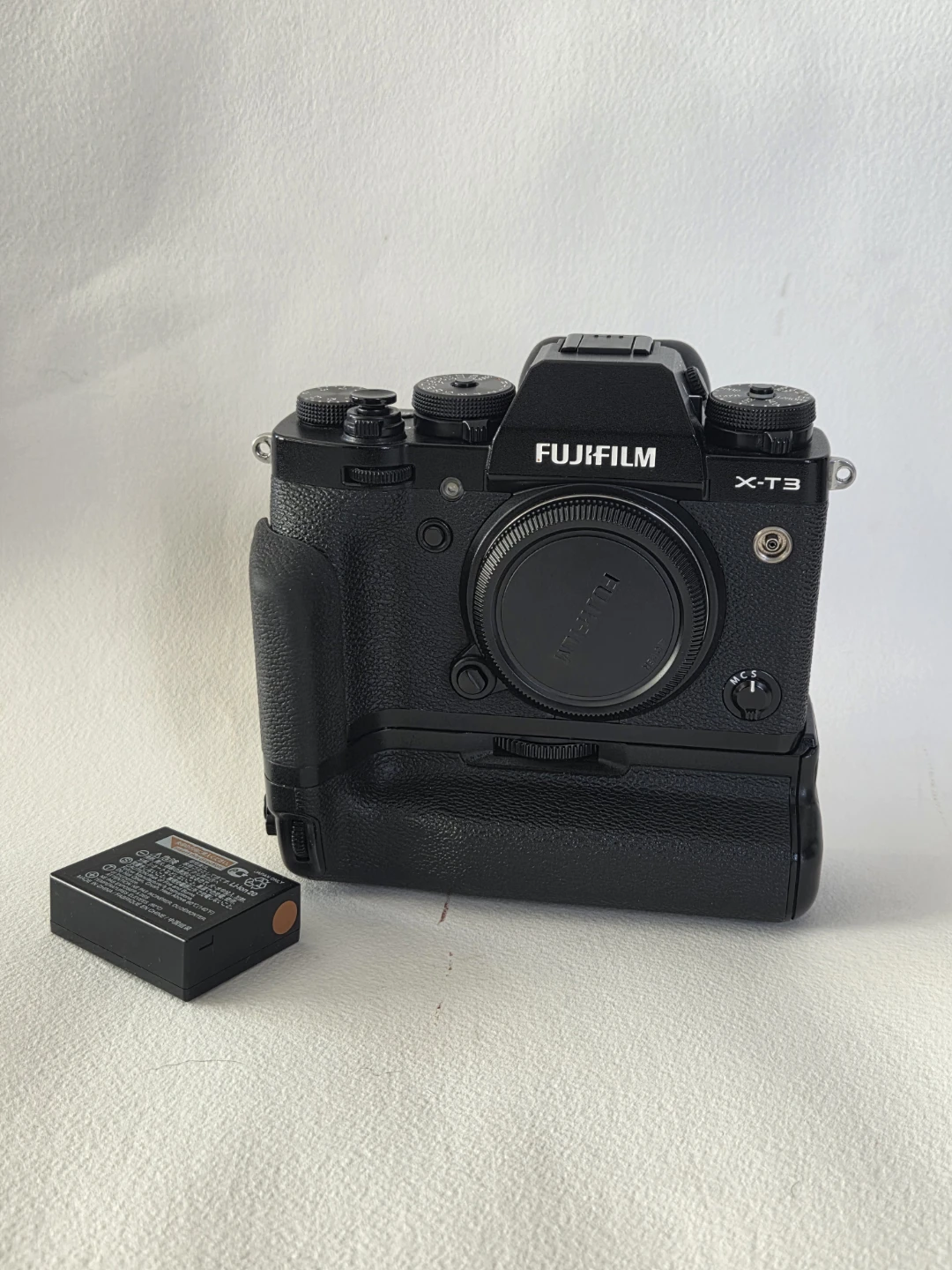 Fujifilm X-T3 Mirrorless Camera with Battery Grip