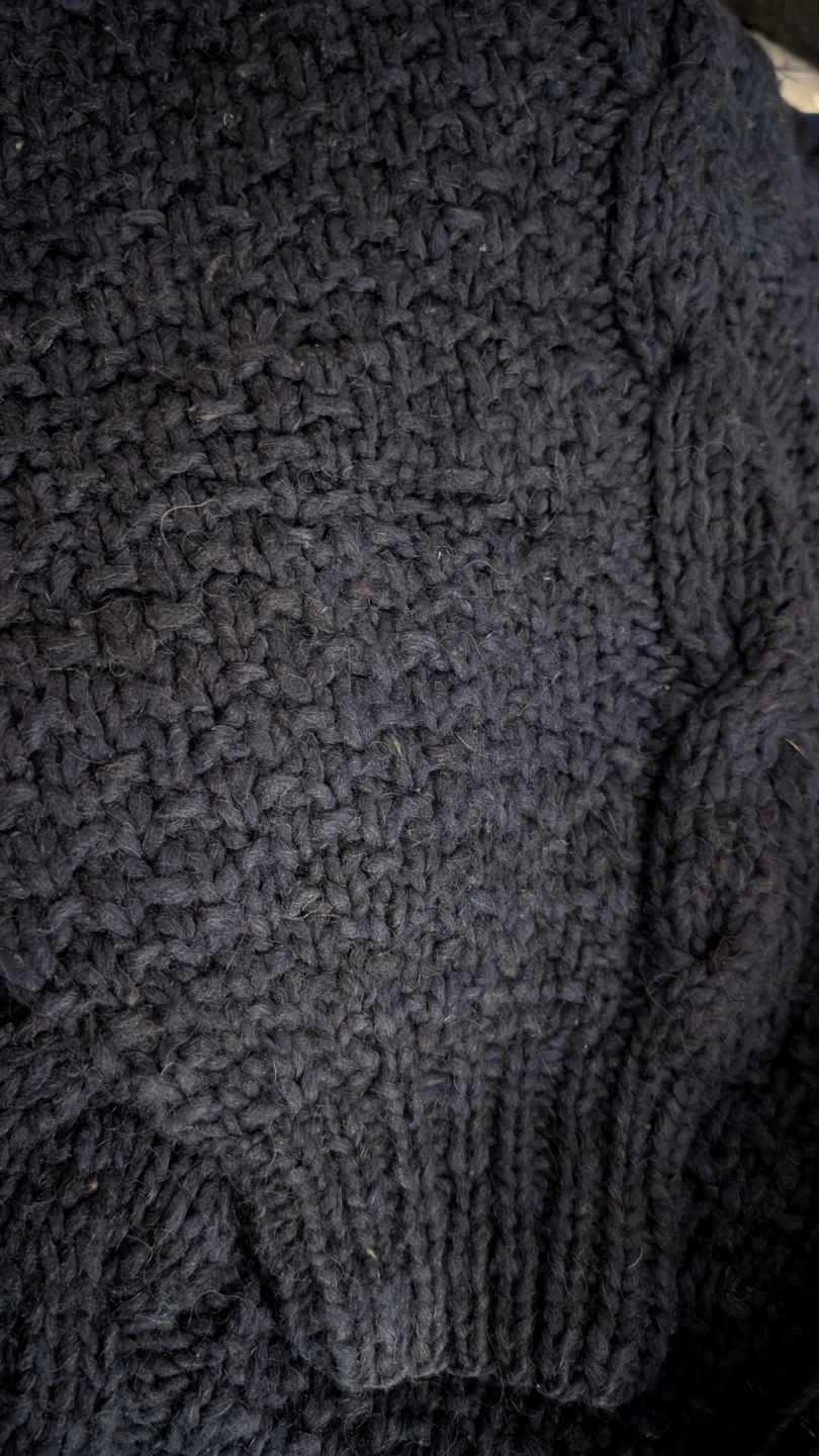 Vintage 1992-93 La Wear Navy Blue Wool Knit Sweater - photo 3