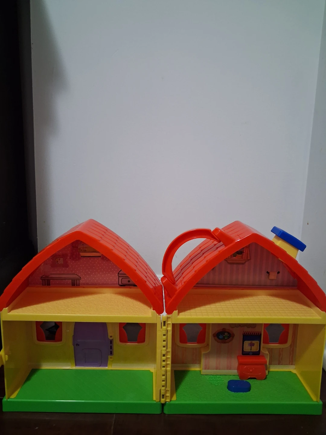 Doll House and Magnetic Letters - photo 3