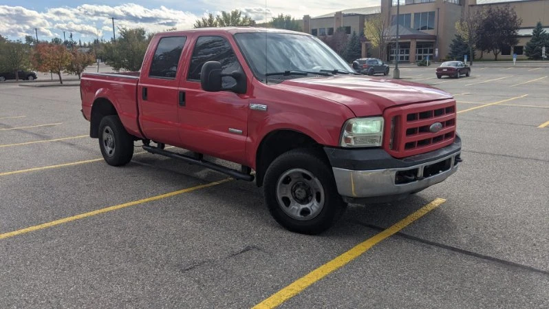 2007 Big Red Ford F-350 Super Duty 4x4 Truck