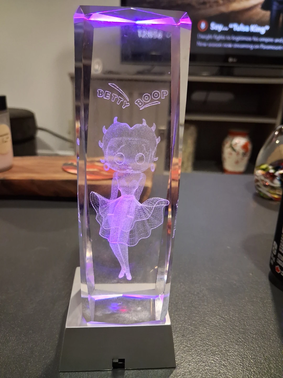 Betty Boop 3D Crystal Etched Solid LED Light, Paperweight - photo 2