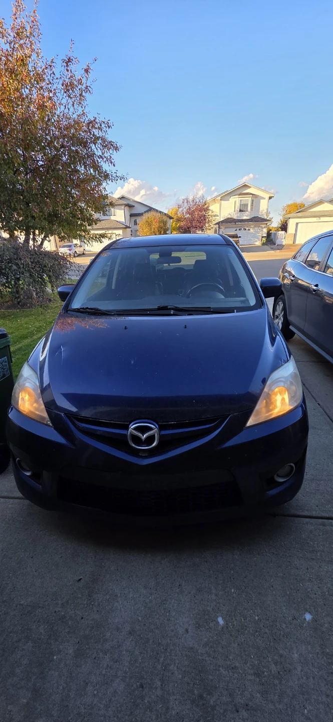 Mazda 5 Minivan 2009
