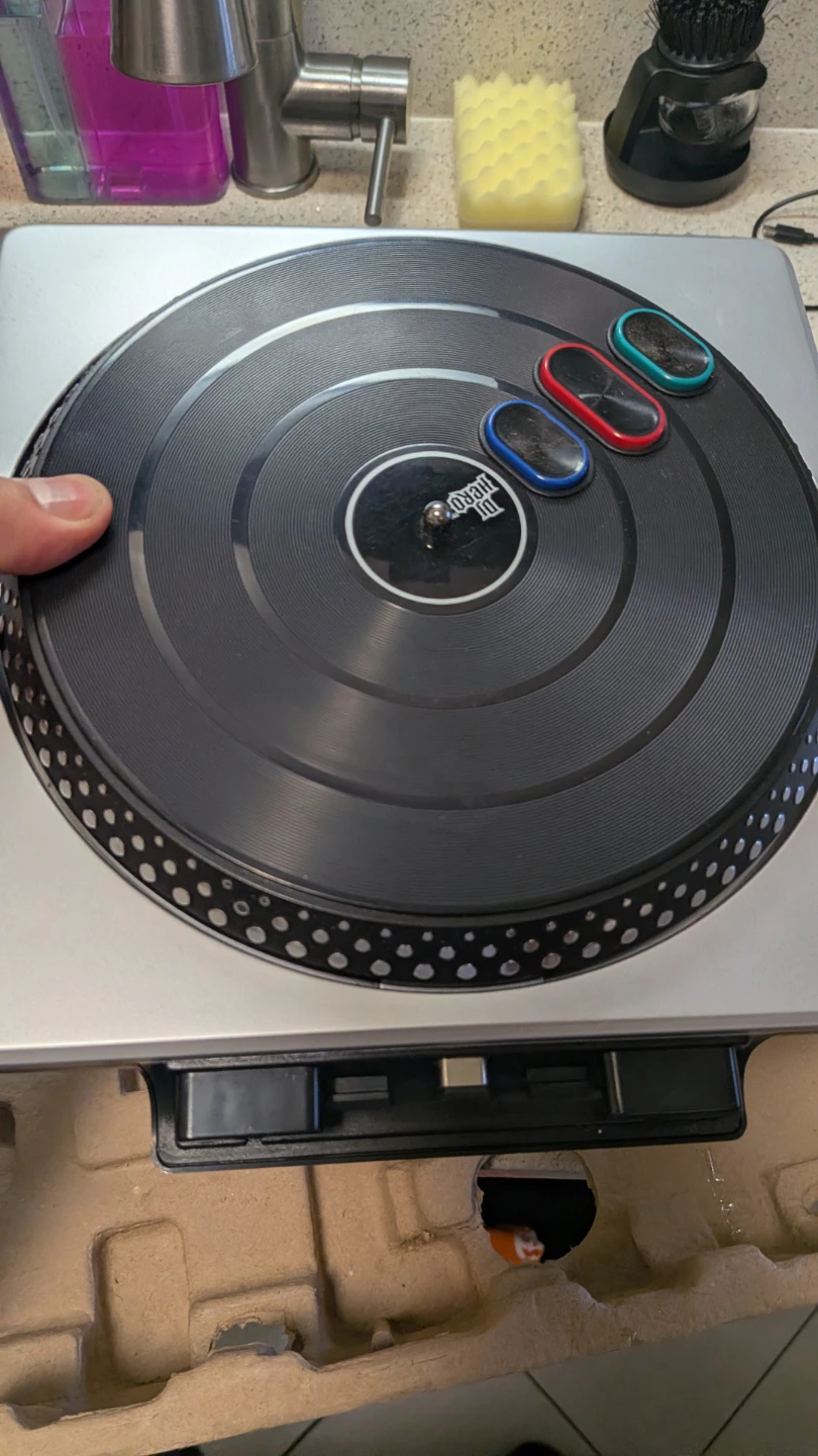 DJ Hero 2 Turntable Bundle for Xbox 360 - photo 5