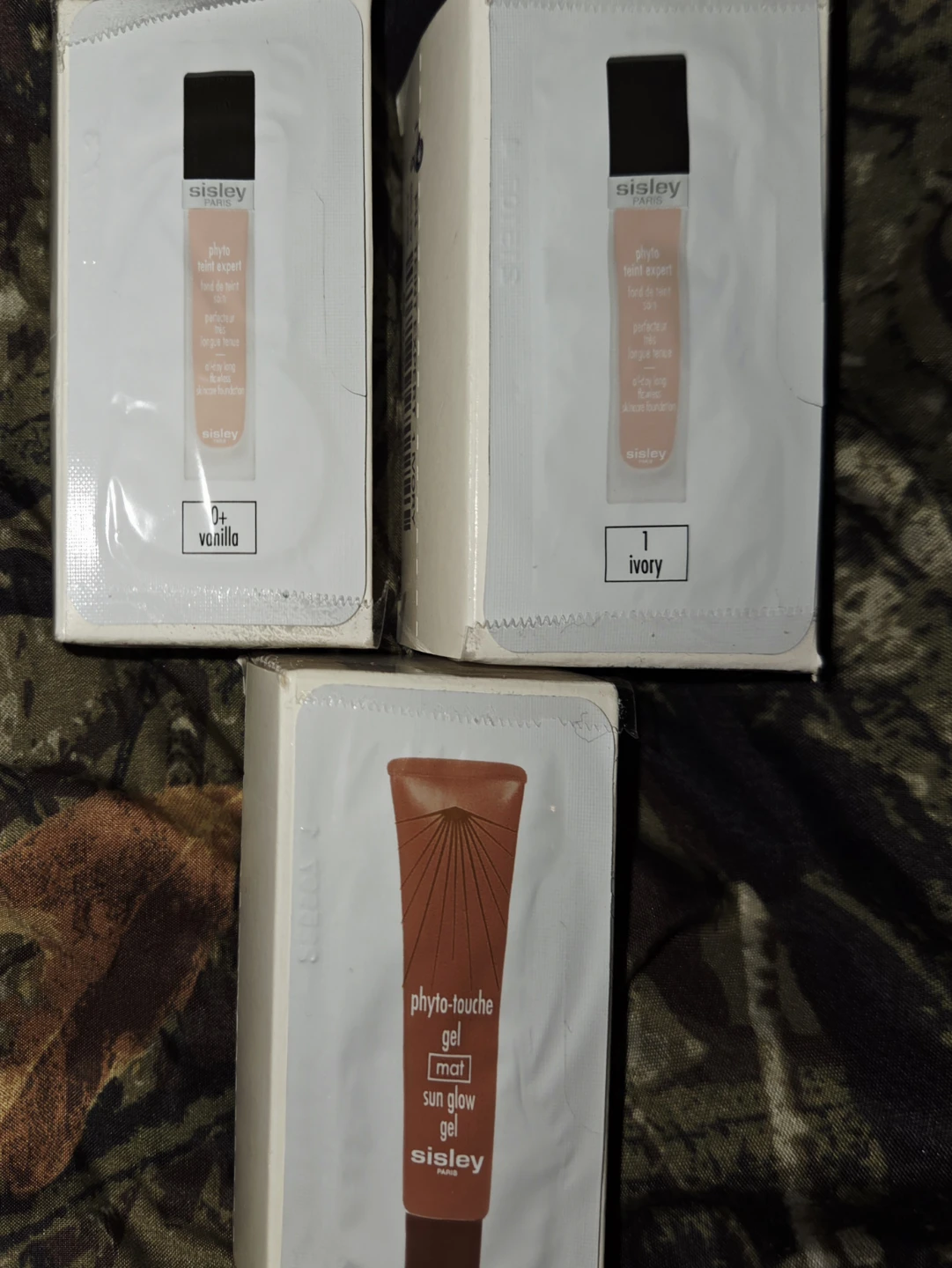 Sisley Paris Phyto Teint Foundation in 0+: Vanilla Shade - photo 4
