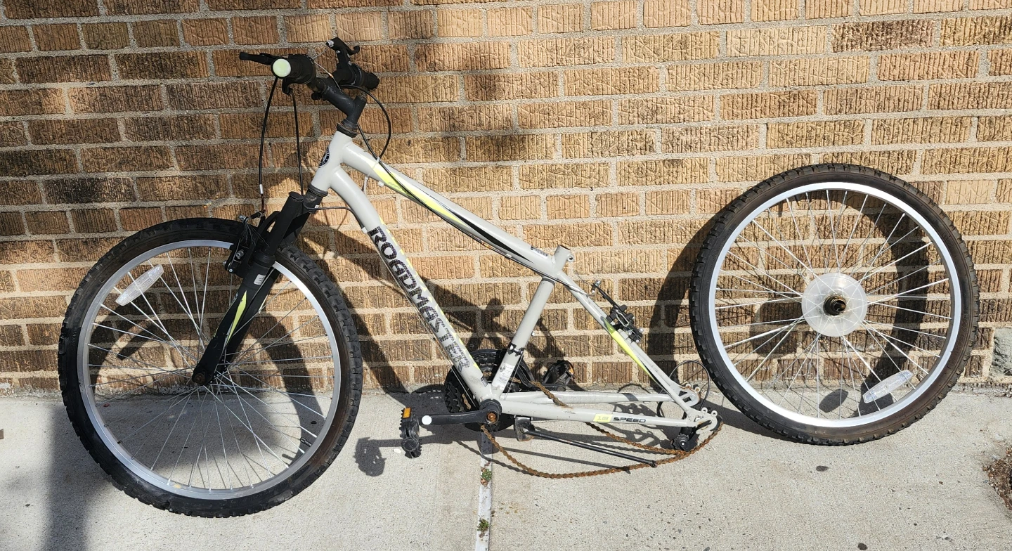 Roadmaster Granite Peak Mountain Bike - For parts or repair