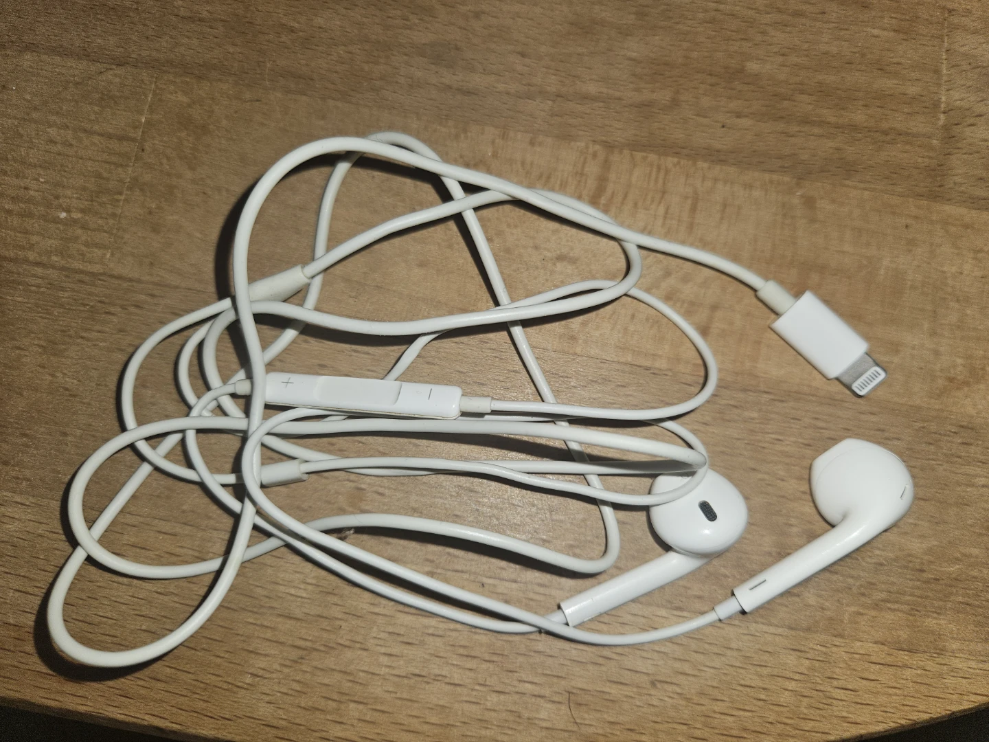Apple EarPods with Lightning Connector