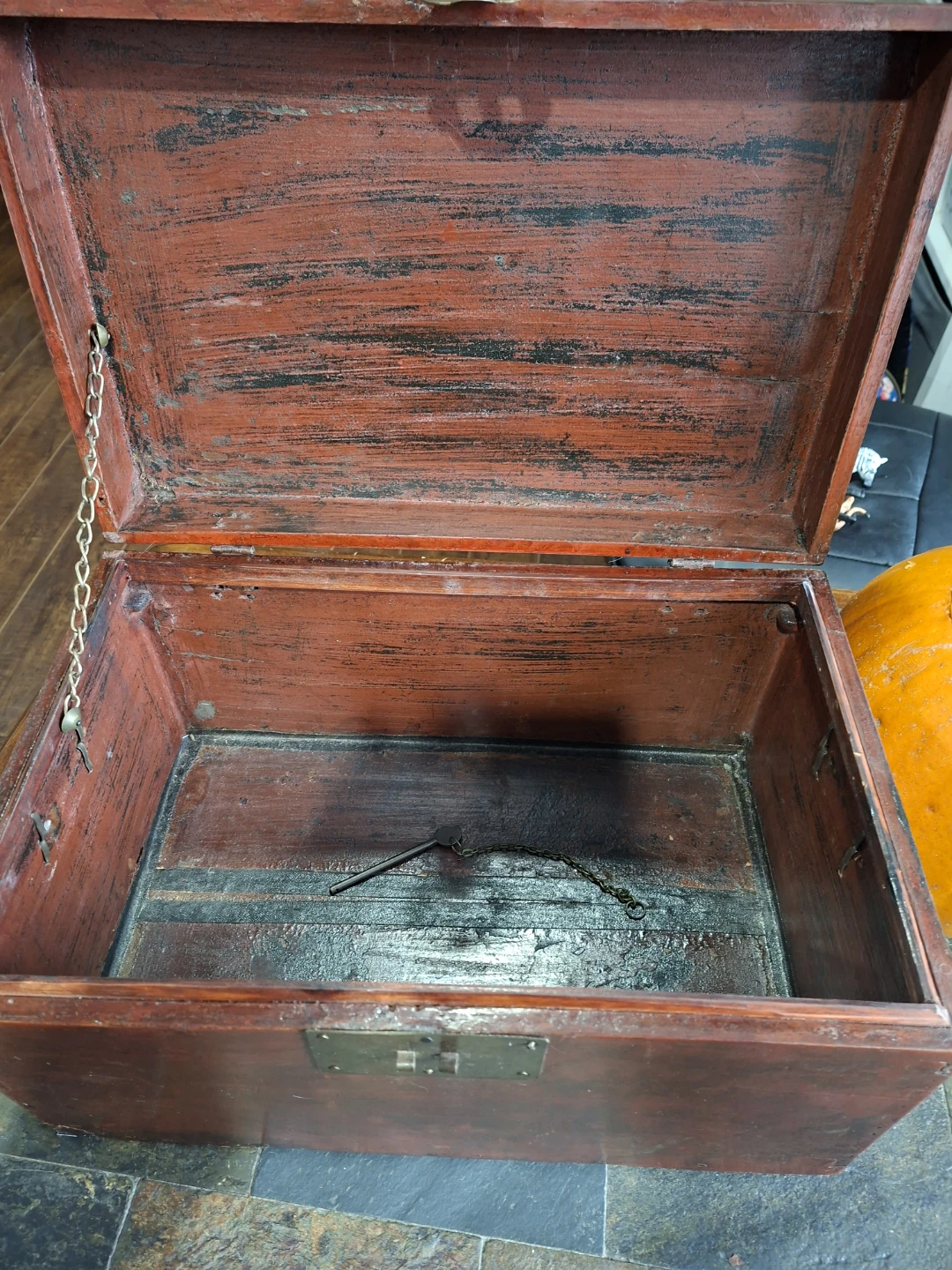 Vintage Style Wooden Storage Chest - photo 2