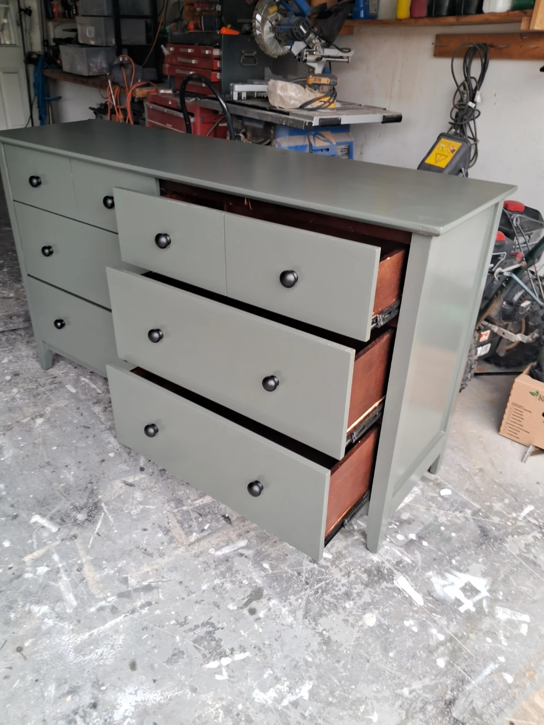 Olive Green 8-Drawer Dresser - photo 2