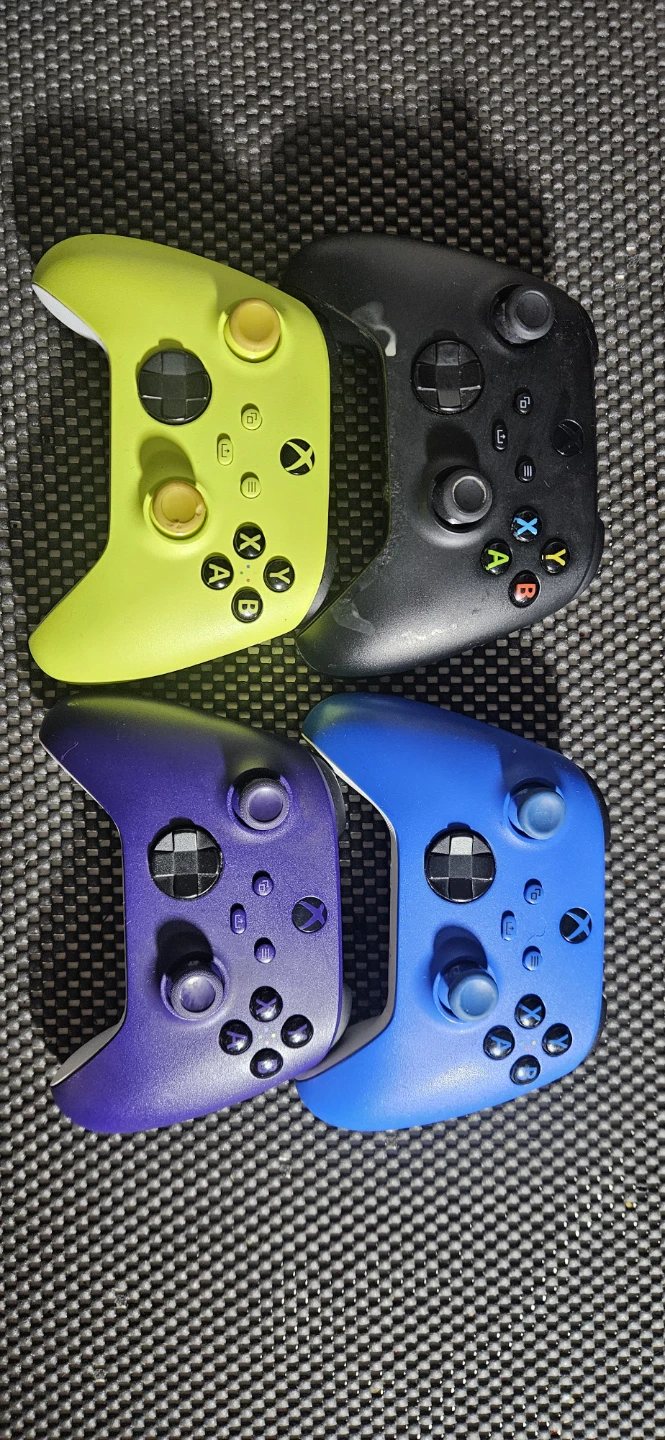 Set of 4 Xbox Wireless Controllers - photo 3