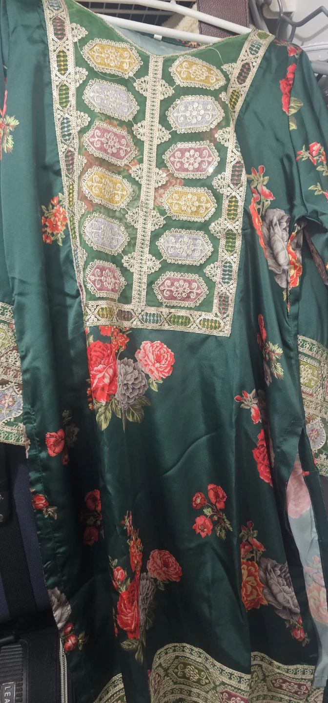 Floral Embroidered Green Kurti