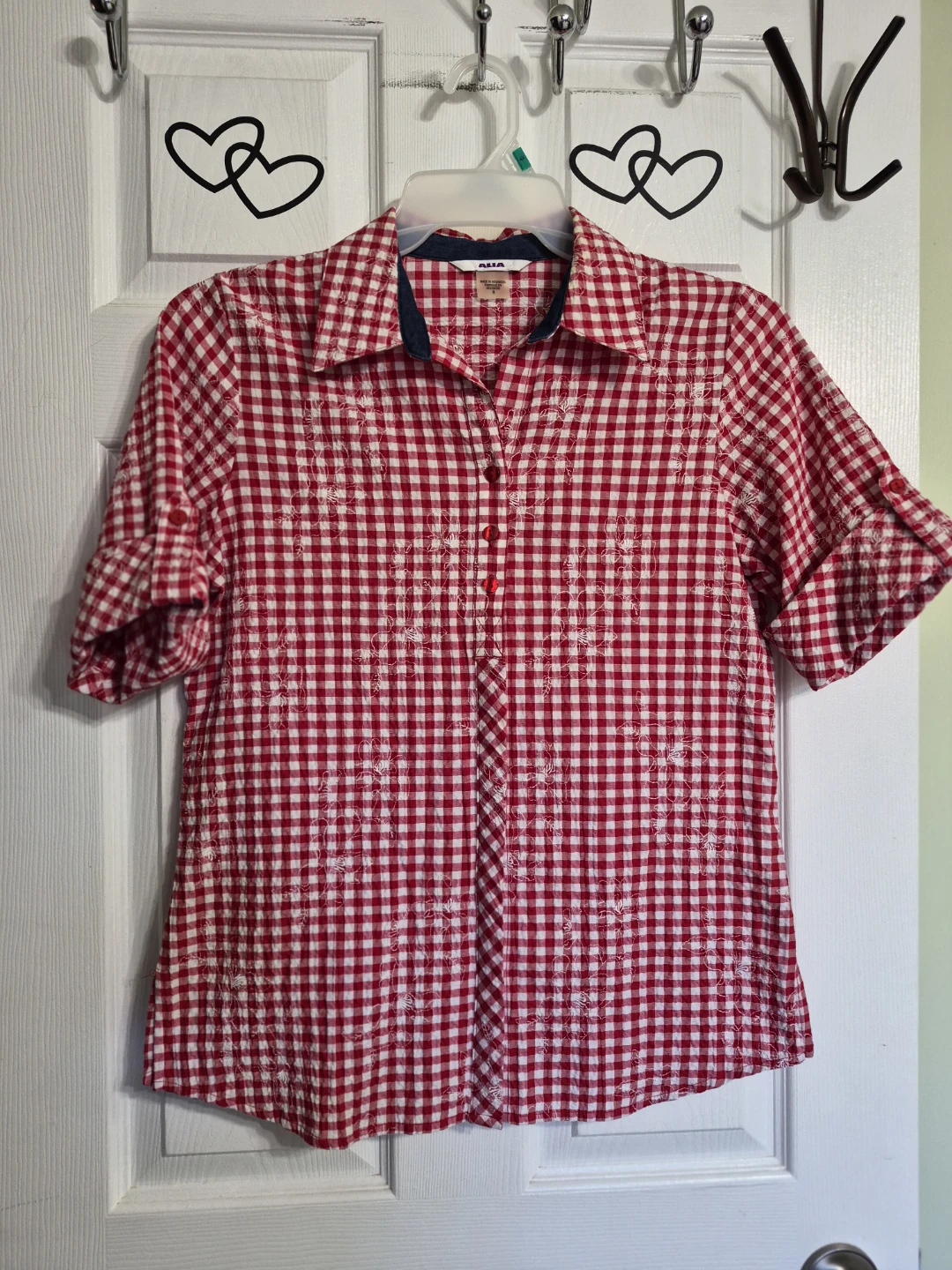 Ladies Size Medium Blutton up top