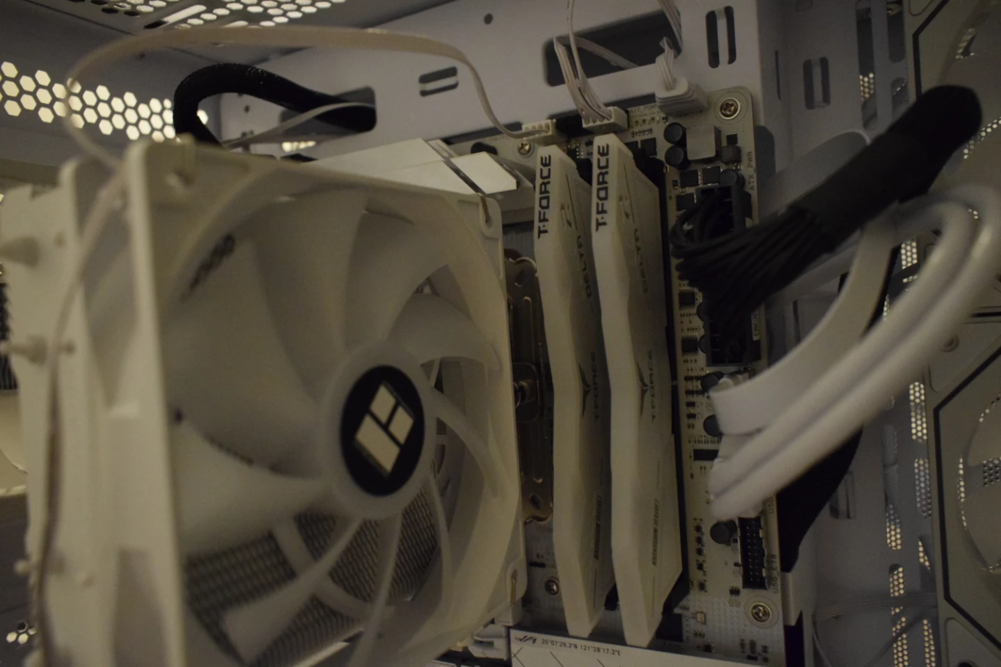 AM5 White pc (No gpu) - photo 3